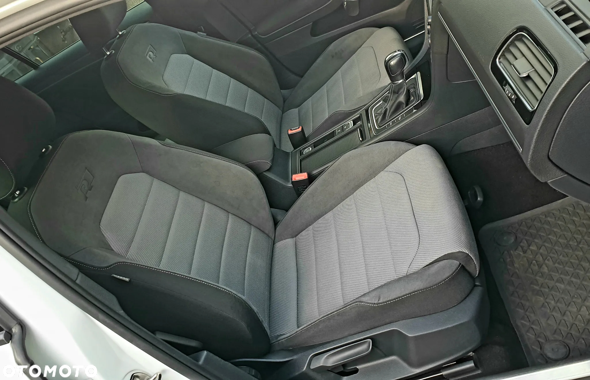 Volkswagen Golf - 17