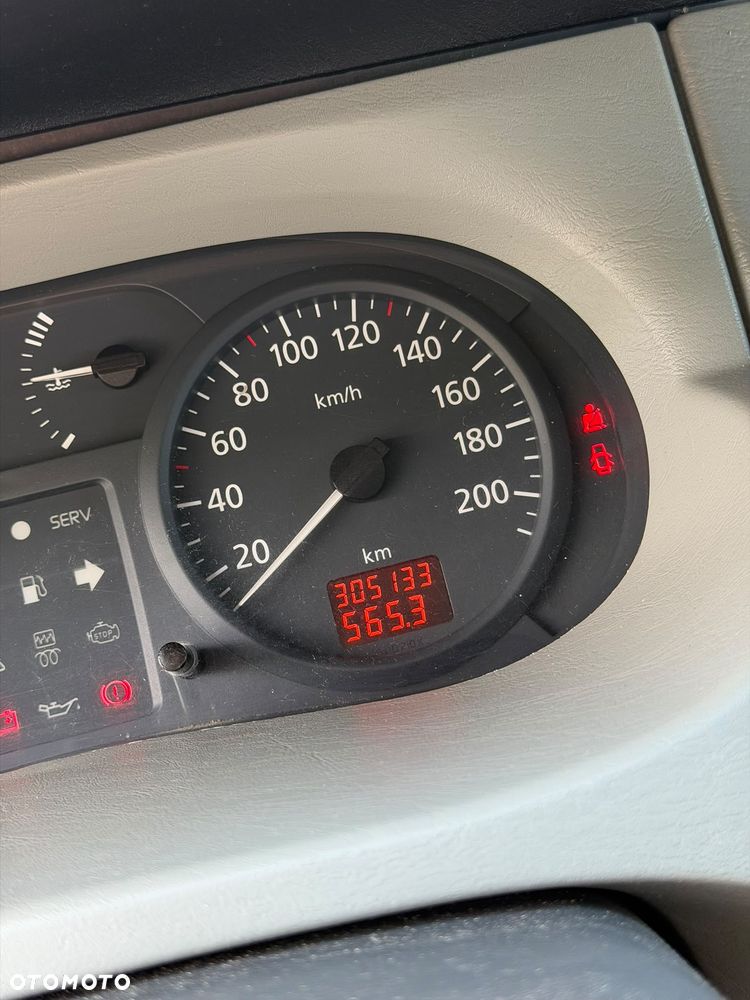 Renault Trafic - 8