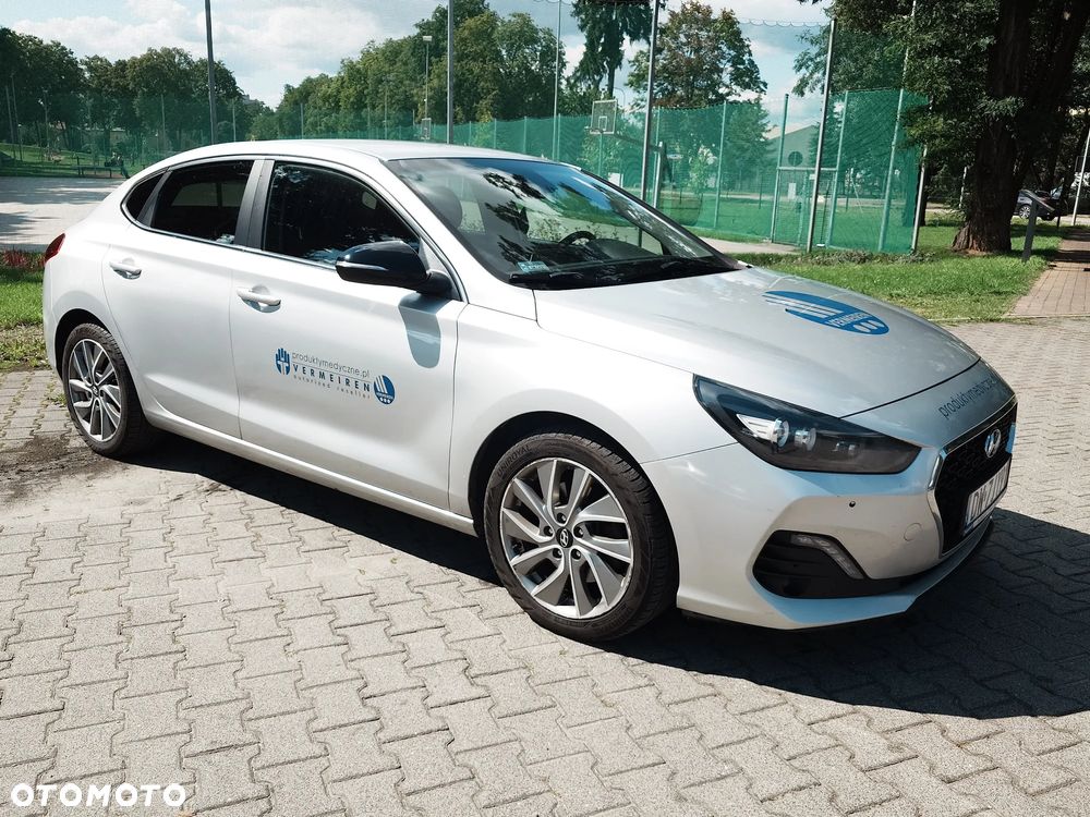 Hyundai i30 Fastback 1.6 CRDI Premium - 5