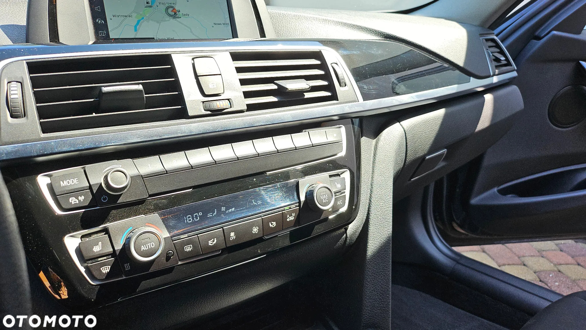 BMW Seria 3 320i Touring Luxury Line - 19