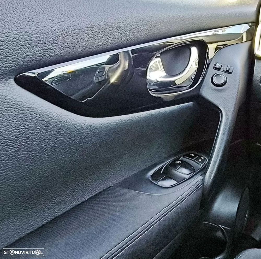 Nissan Qashqai 1.5 dCi N-Connecta RS+PS - 24