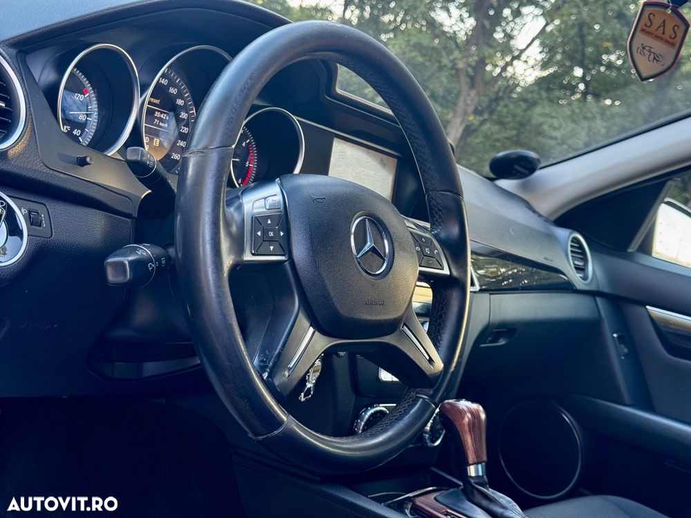 Mercedes-Benz C - 10