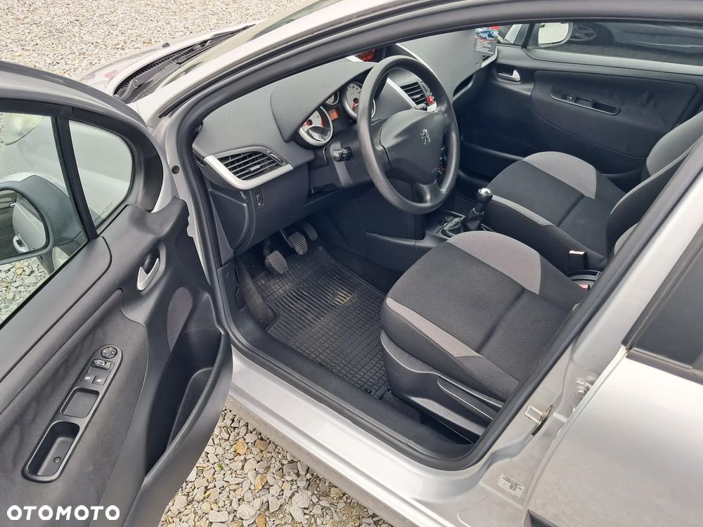 Peugeot 207 95 VTi Urban Style - 8