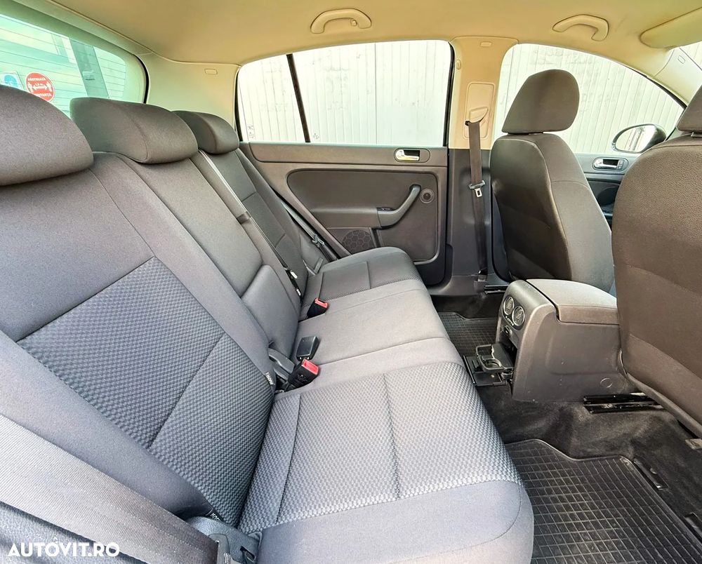 Volkswagen Golf Plus - 21