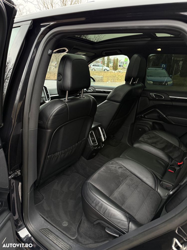 Porsche Cayenne - 6