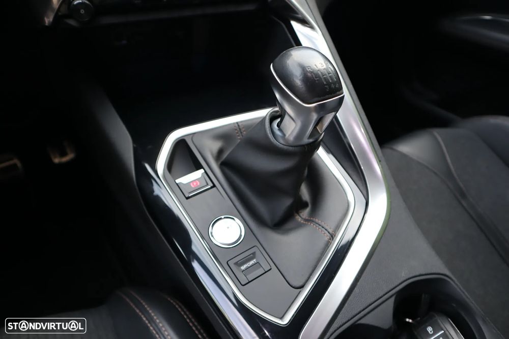 Peugeot 3008 PureTech 130 Stop & Start Allure - 19