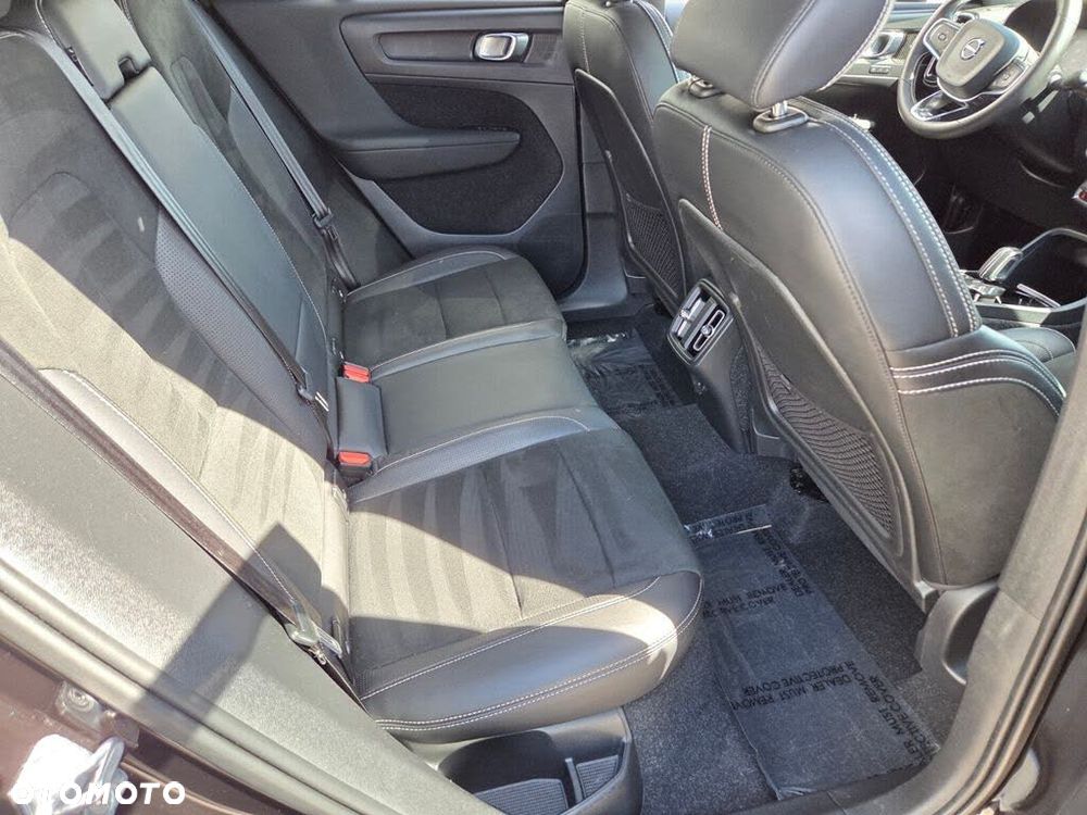 Volvo XC 40 B5 B AWD Geartronic RDesign - 15