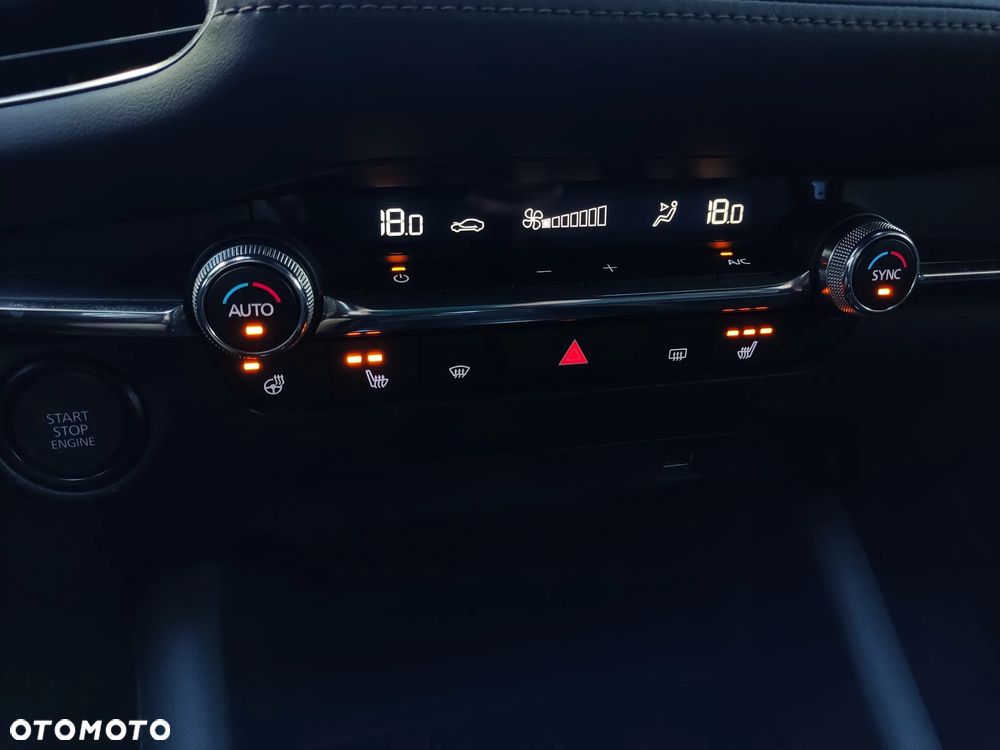 Mazda 3 SKYACTIV-D 1.8 SELECTION - 32