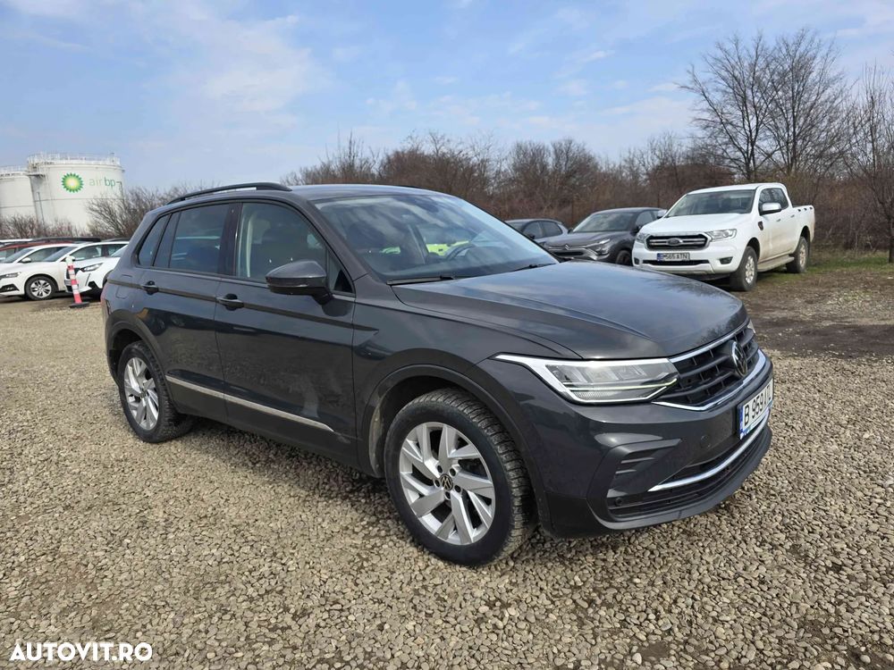 Volkswagen Tiguan - 2