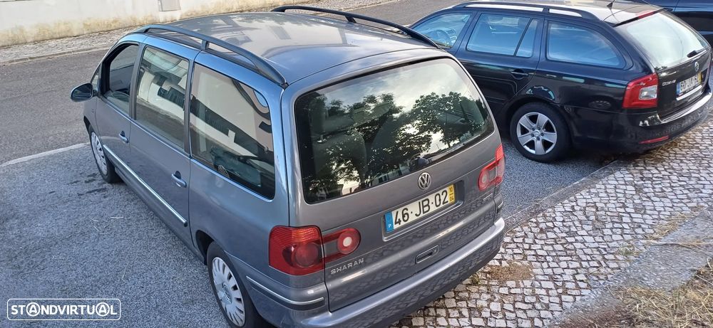 VW Sharan 2.0 TDI Confortline - 16