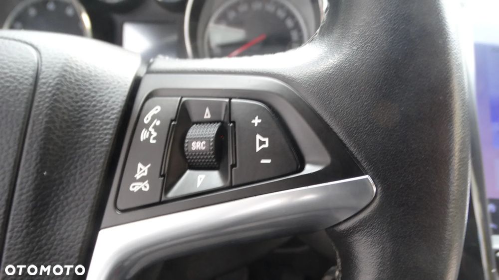 Opel Astra 1.4 Turbo Cosmo - 25