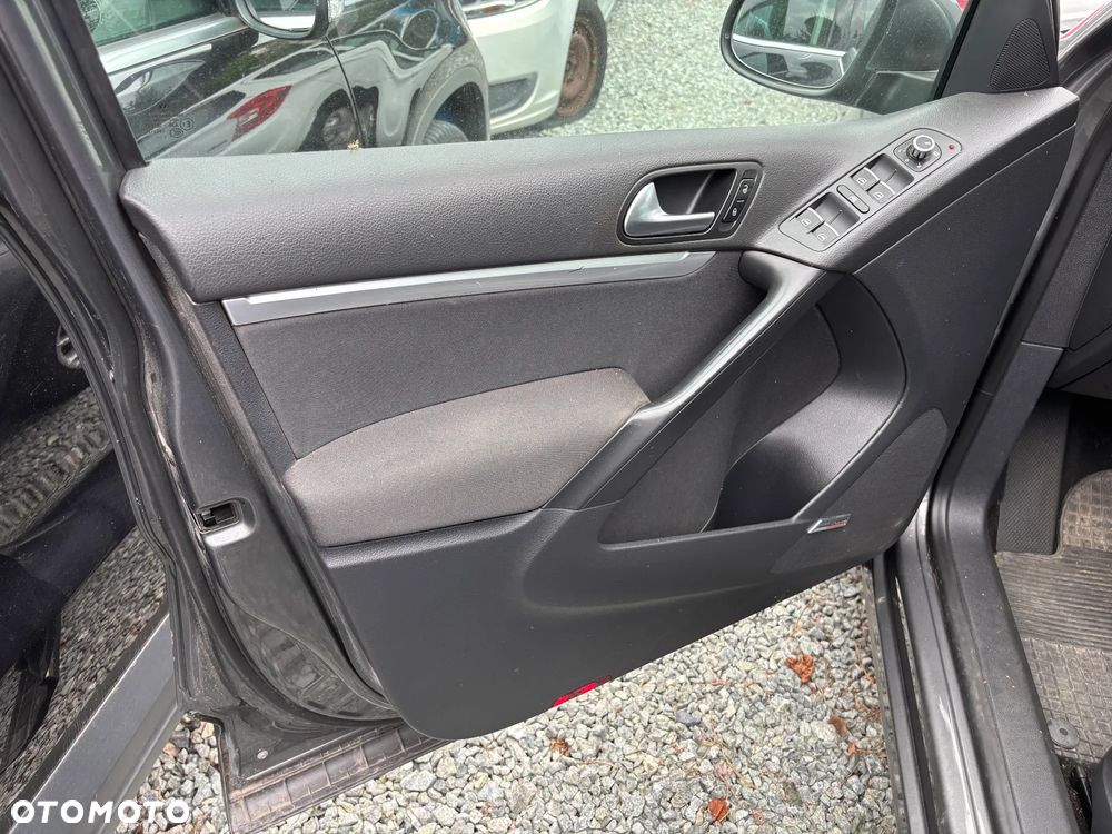 Volkswagen Tiguan 2.0 TDI DPF 4Motion DSG Sport & Style - 8
