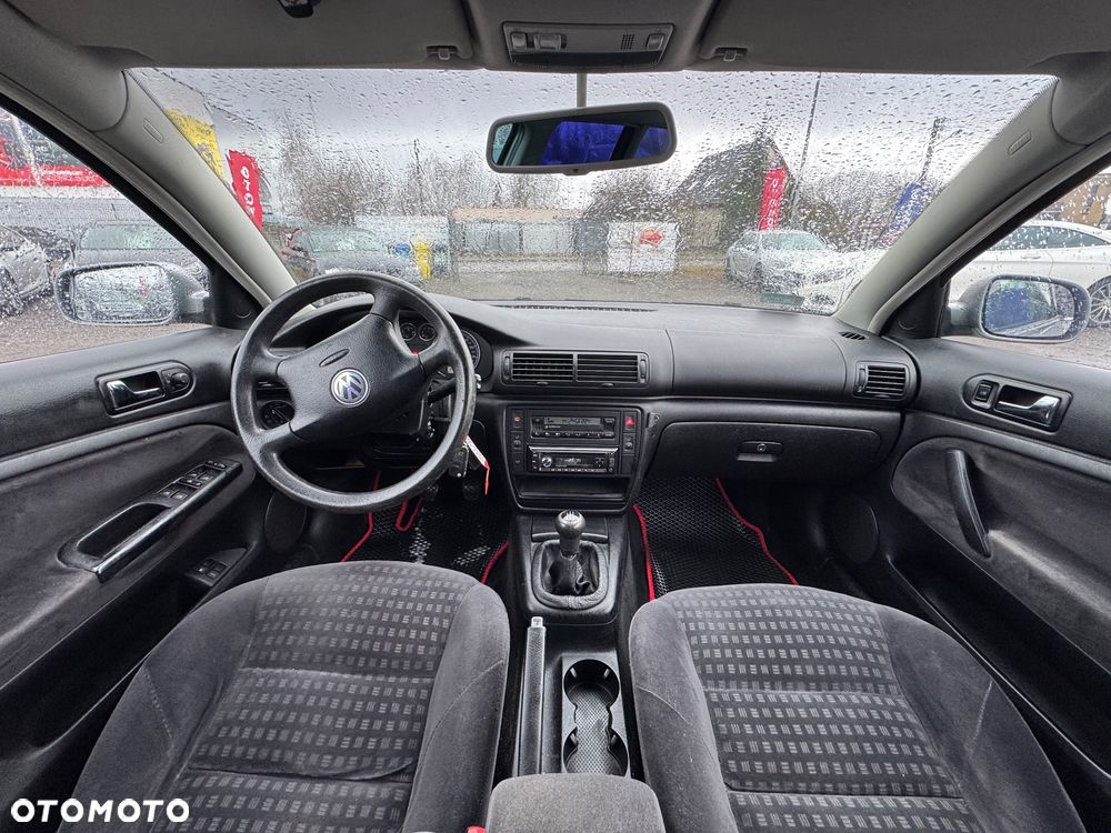 Volkswagen Passat 1.9 TDI Highline - 25