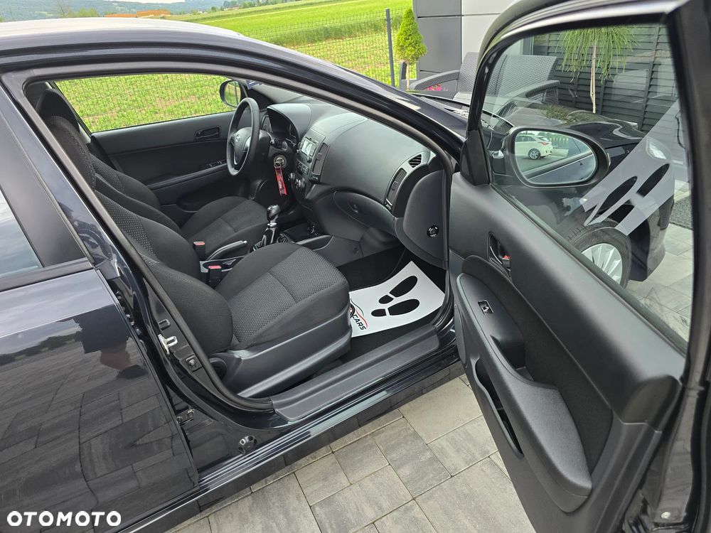 Hyundai i30 1.4 FIFA WM Edition - 25