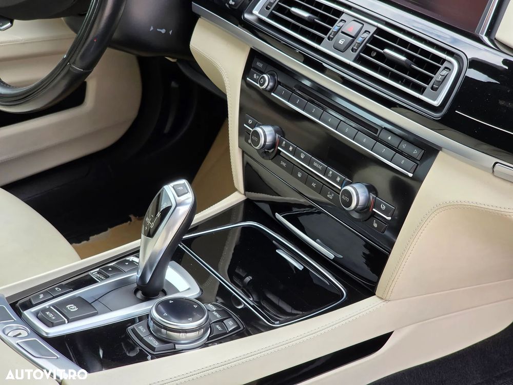 BMW Seria 7 730d - 31