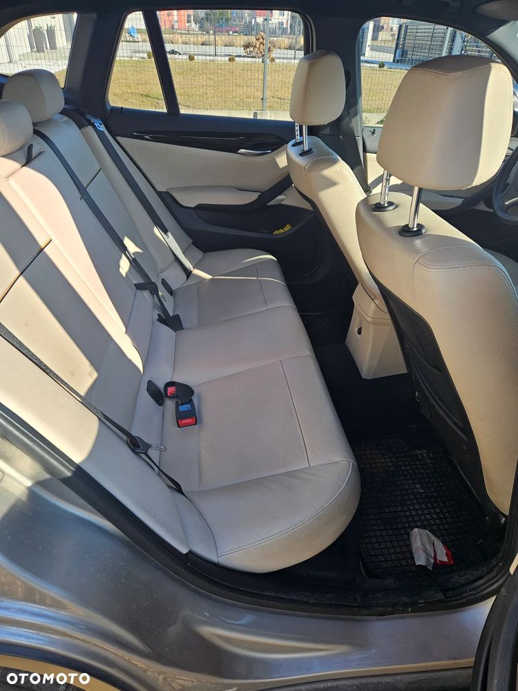 BMW X1 xDrive20d - 13