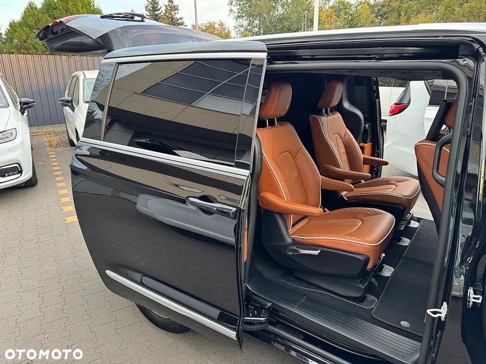 Chrysler Pacifica - 9