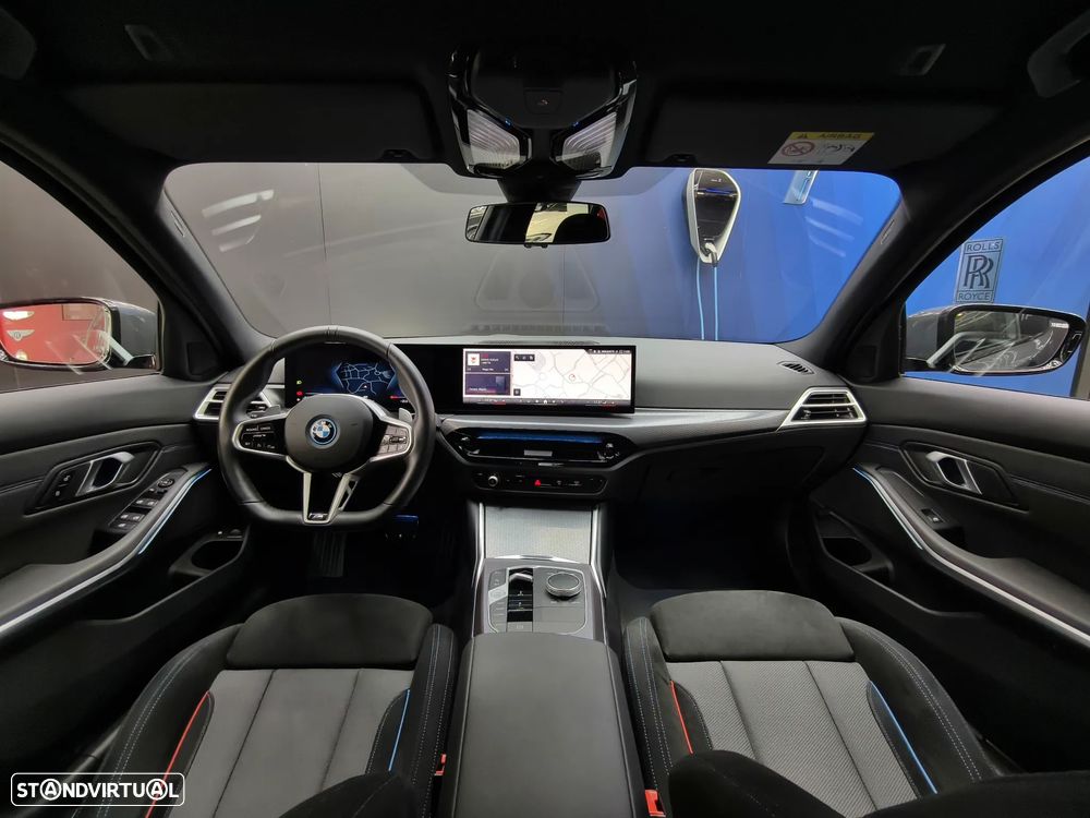 BMW 330 e Pack Desportivo M Pro Auto - 55