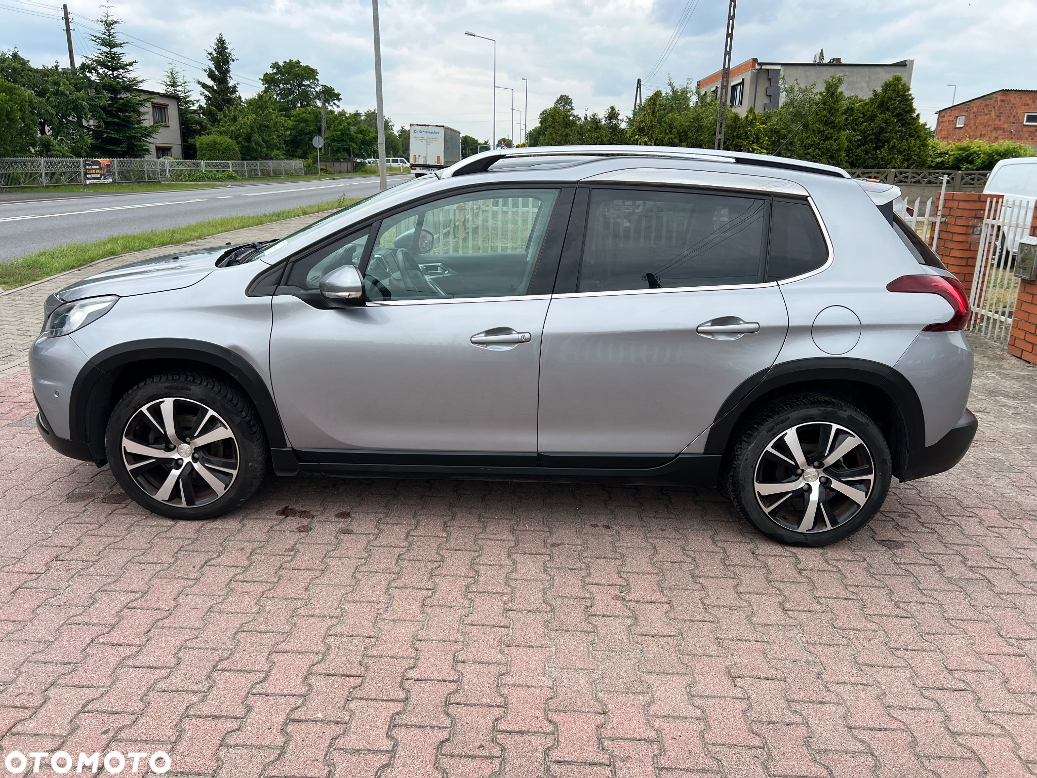 Peugeot 2008 BlueHDi FAP 120 STOP & START Allure - 4