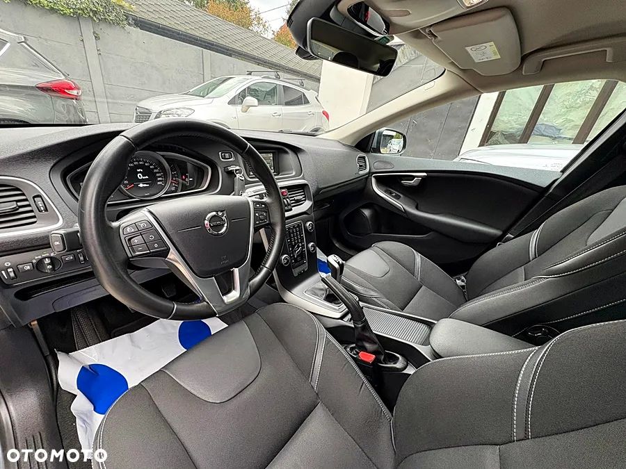 Volvo V40 D2 Drive-E Momentum - 13