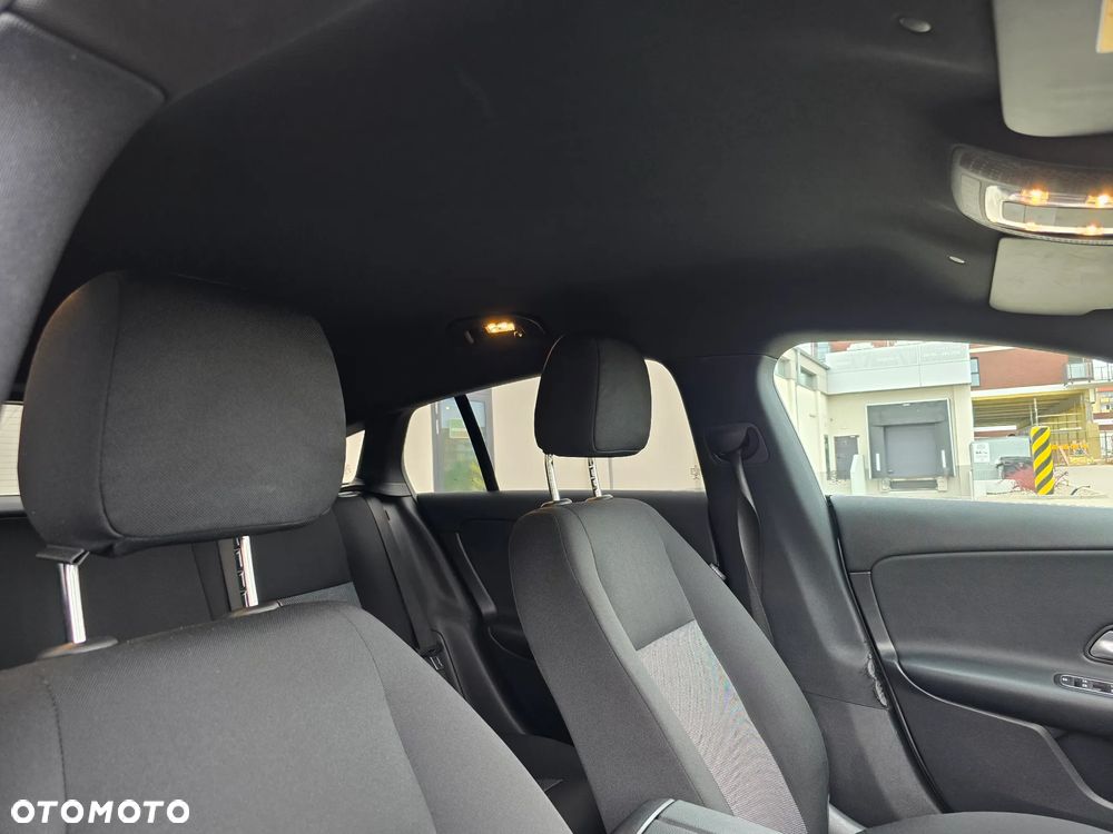 Mercedes-Benz CLA 180 d Shooting Brake 7G-DCT - 20