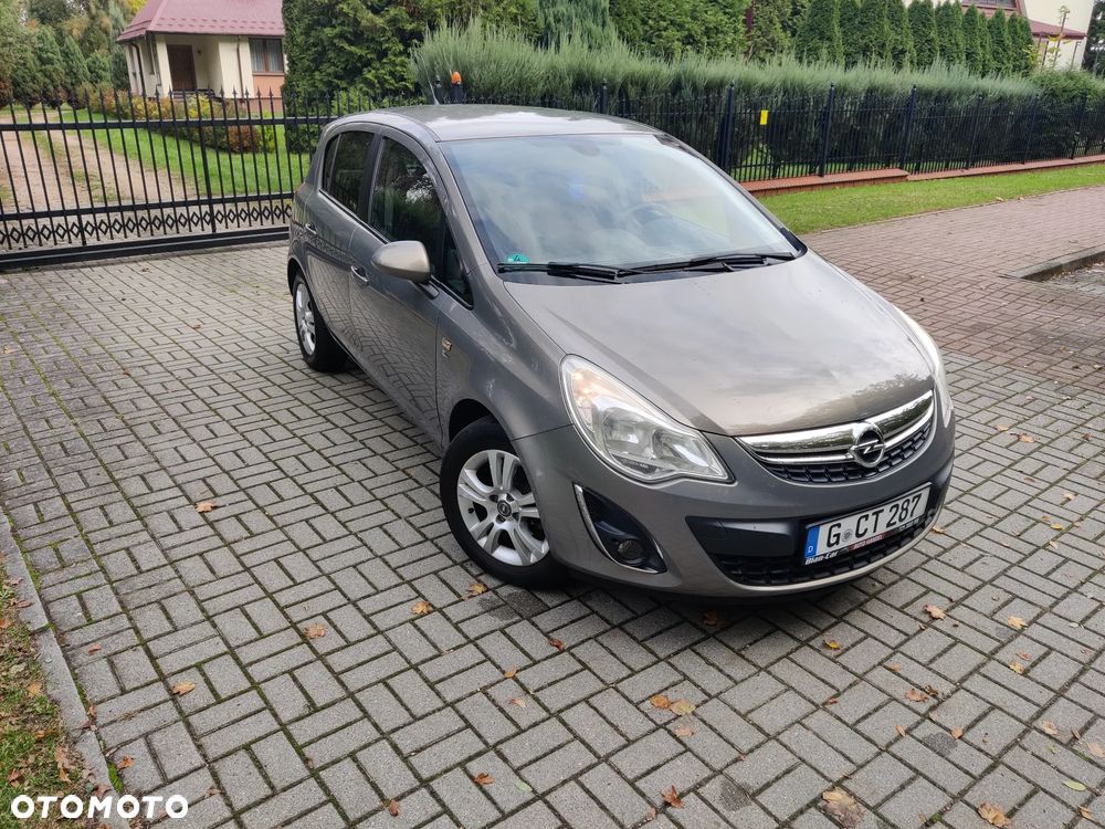Opel Corsa 1.4 16V 150 Jahre - 4