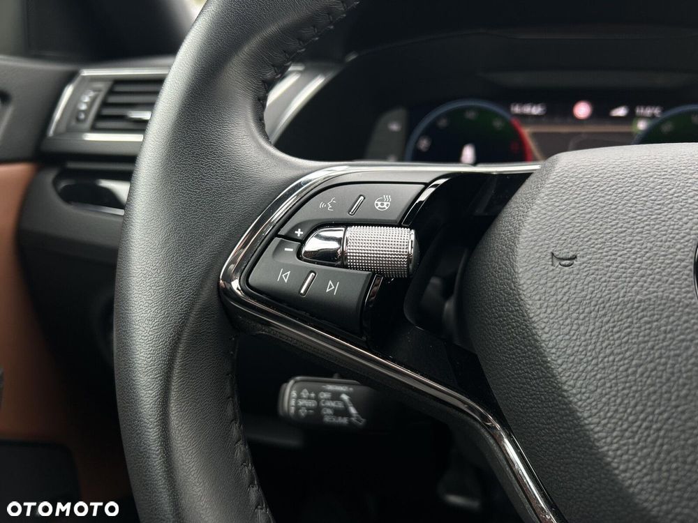 Skoda Superb 2.0 TDI SCR L&K DSG - 27