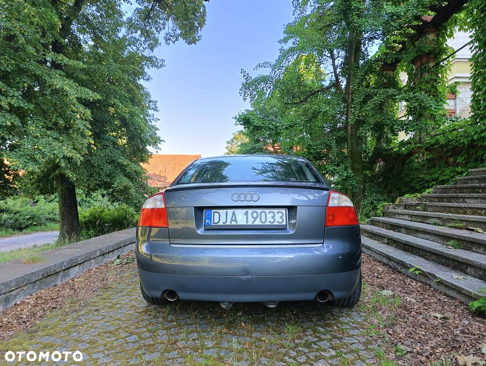 Audi A4 Limousine - 5