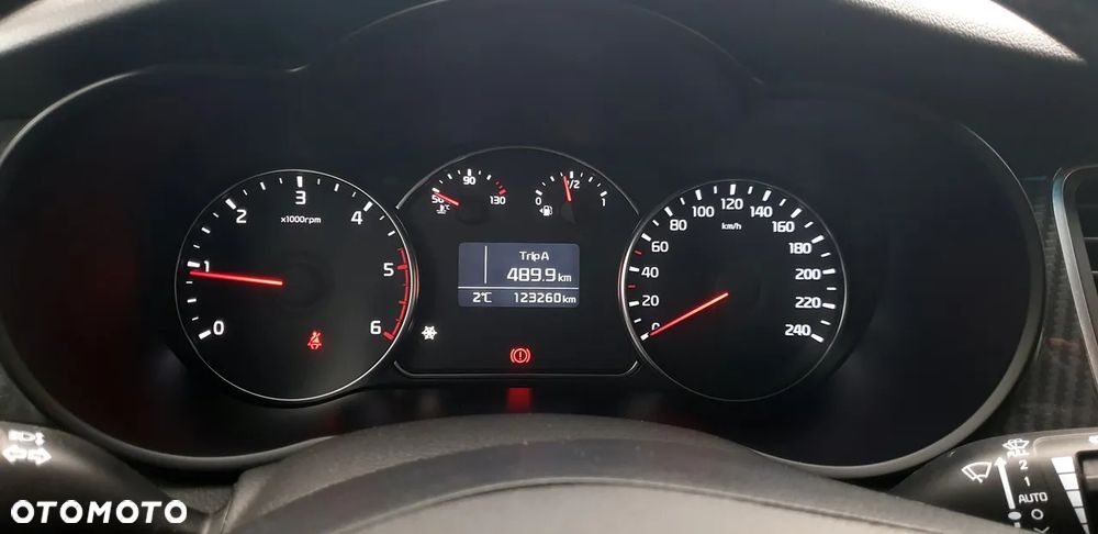 Kia Carens 1.7 CRDi M 7os - 16