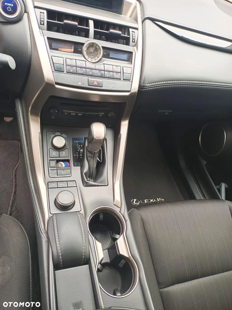 Lexus NX 300h - 7