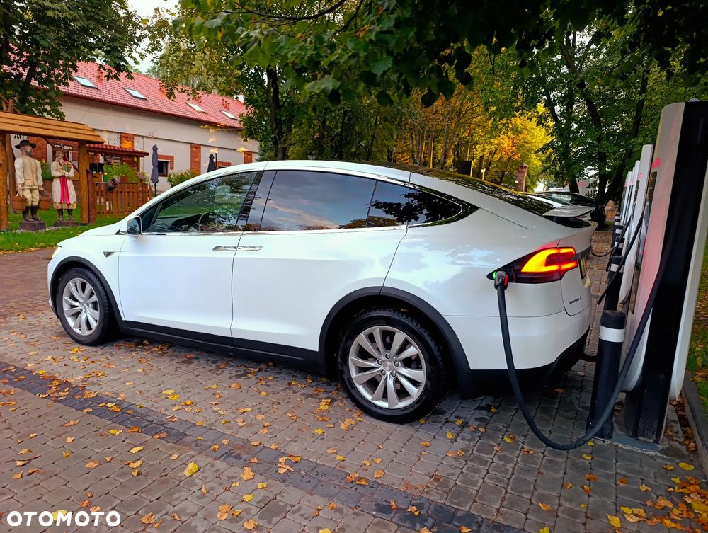Tesla Model X Long Range Plus - 10