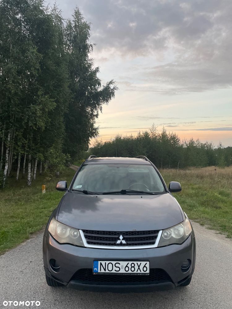 Mitsubishi Outlander 3.0 V6 XLS - 3