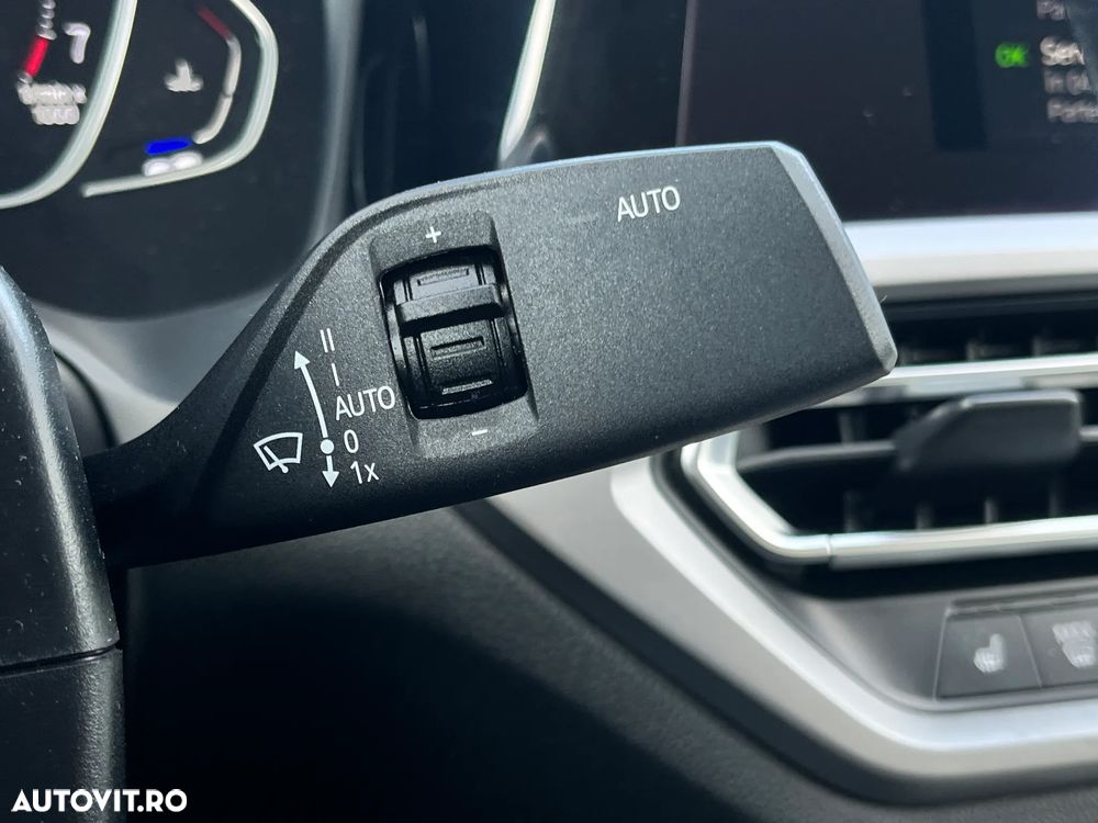 BMW Seria 3 330i xDrive AT - 19