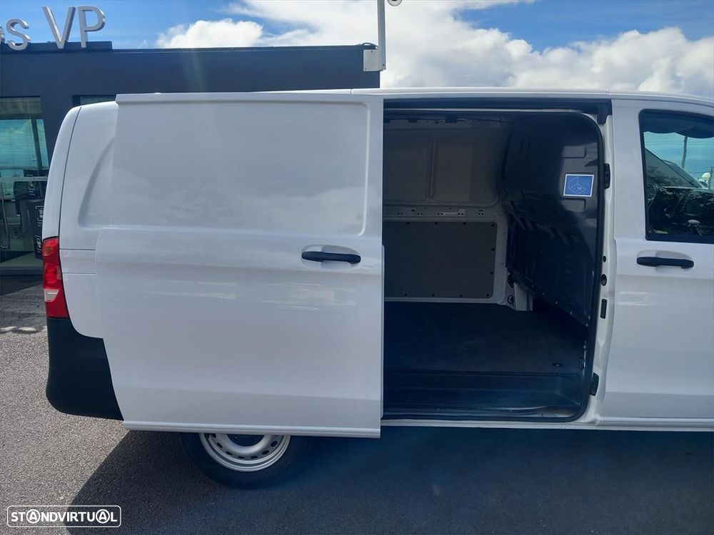 Mercedes-Benz Vito 116 CDI Furgão Standard - 15