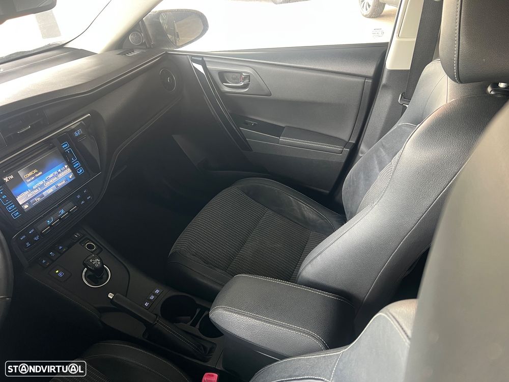 Toyota Auris Touring Sports 1.8 HSD Sport+Skyview +Navi - 18