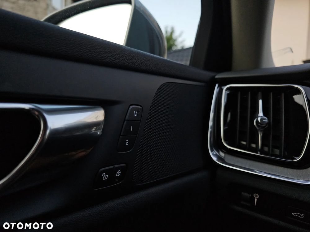 Volvo V60 D4 Inscription - 16
