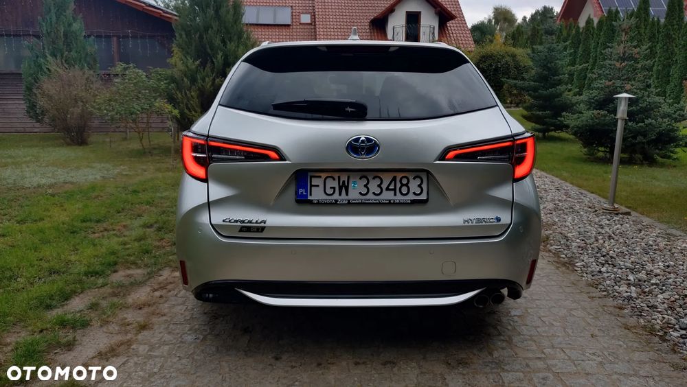 Toyota Corolla 2.0 Hybrid Team Deutschland - 10