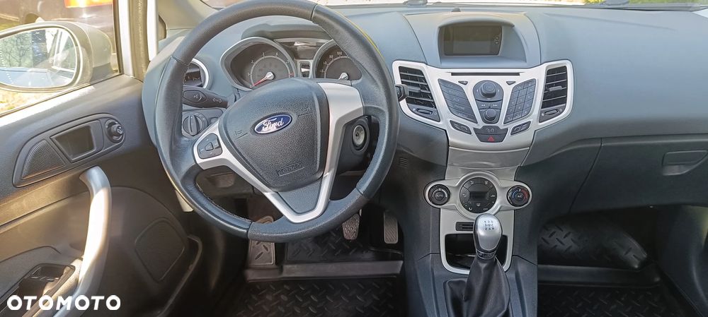 Ford Fiesta - 13