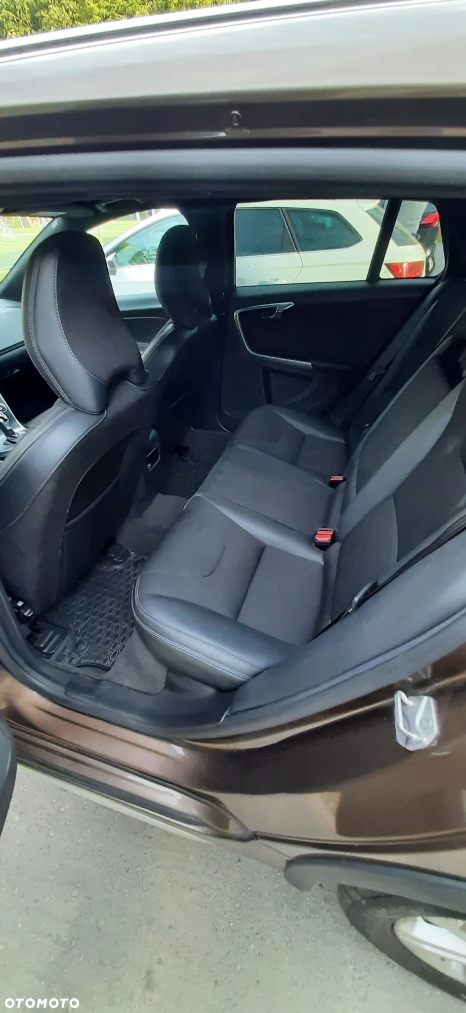 Volvo V60 Cross Country D4 Drive-E Momentum - 6