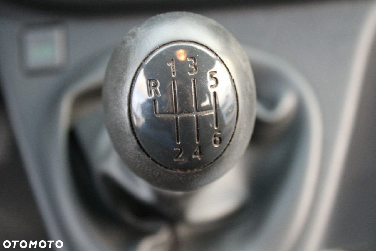 Opel Vivaro - 25
