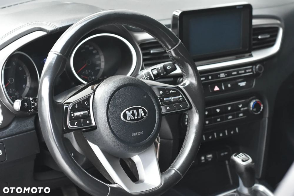 Kia Ceed 1.4 CVVT Dream Team Edition - 13