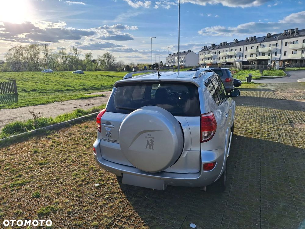 Toyota RAV4 2.2 D-CAT X - 4