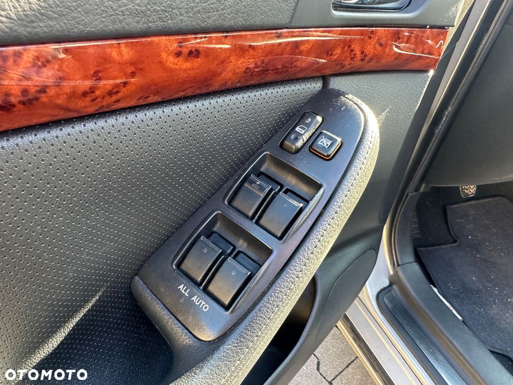 Toyota Avensis 2.2 D-4D Sol - 15