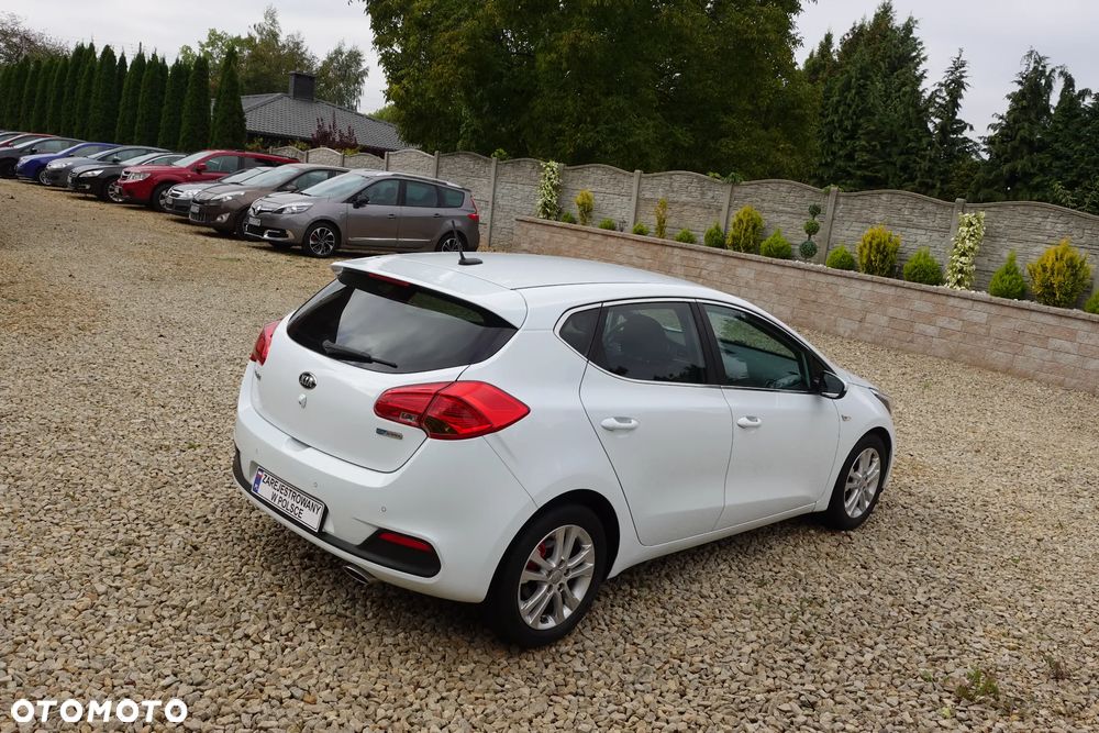 Kia Ceed - 13