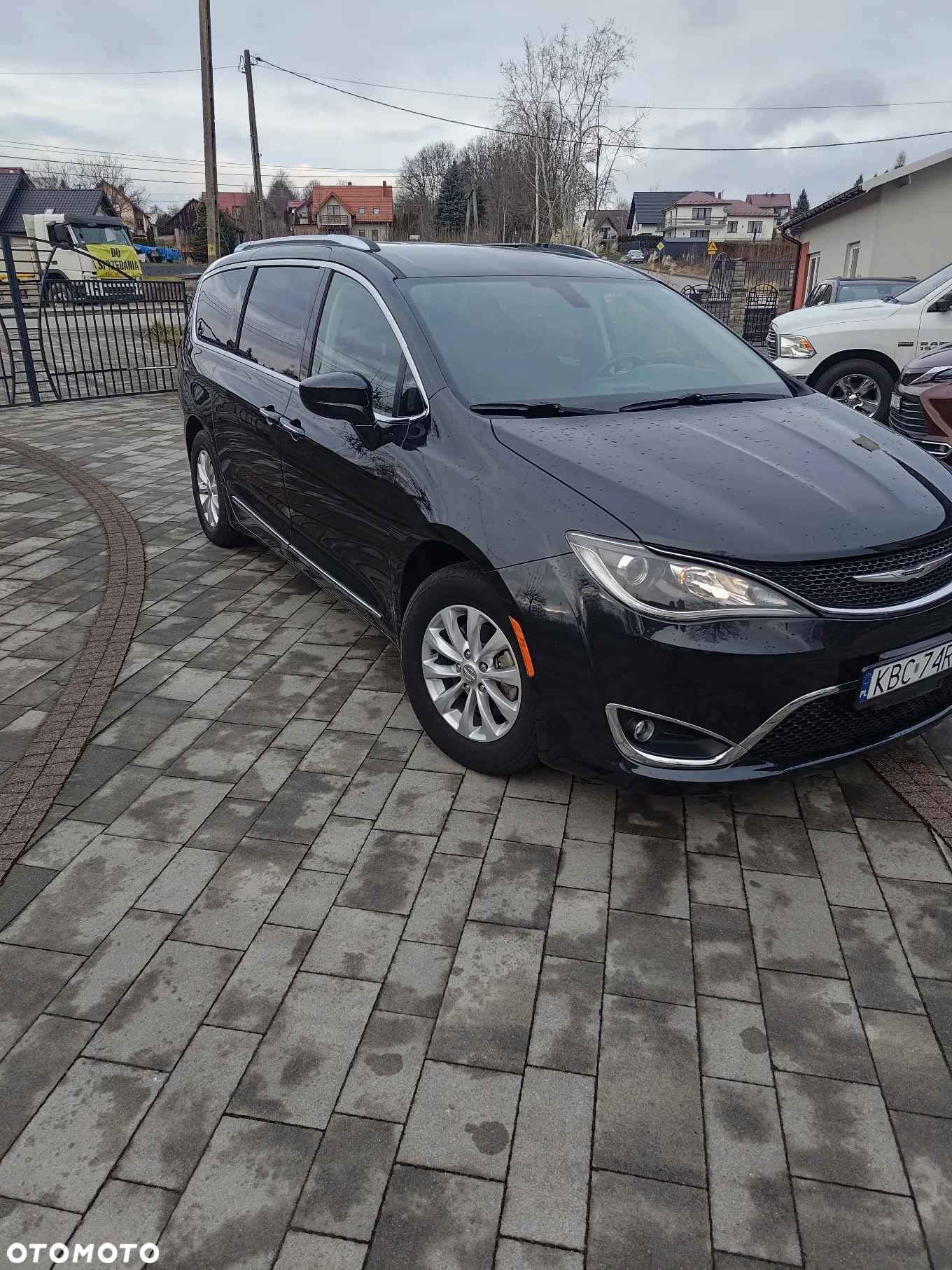 Chrysler Pacifica - 8