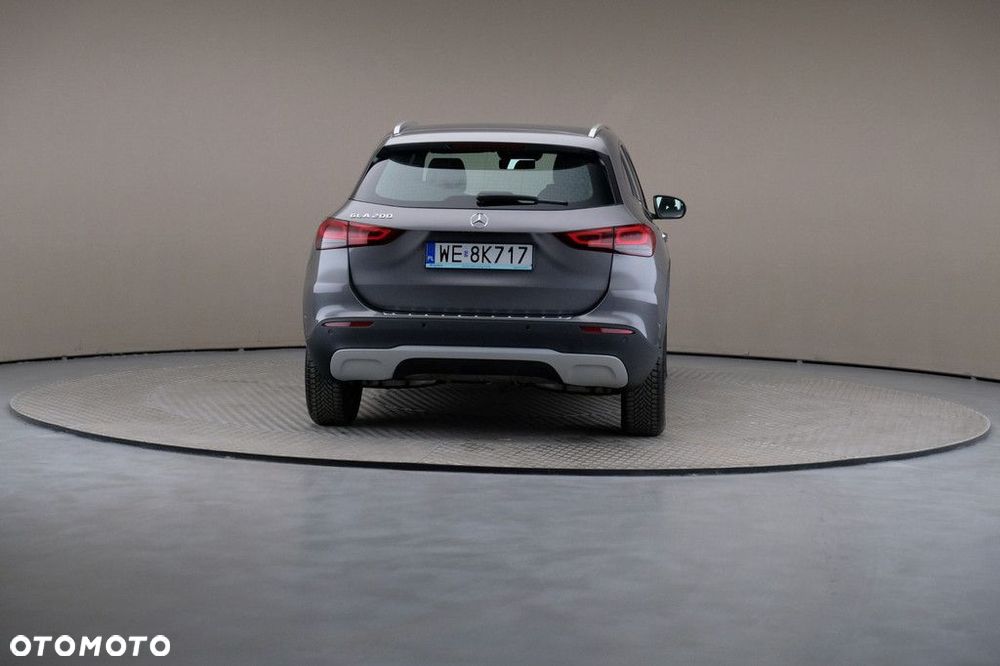 Mercedes-Benz GLA - 5