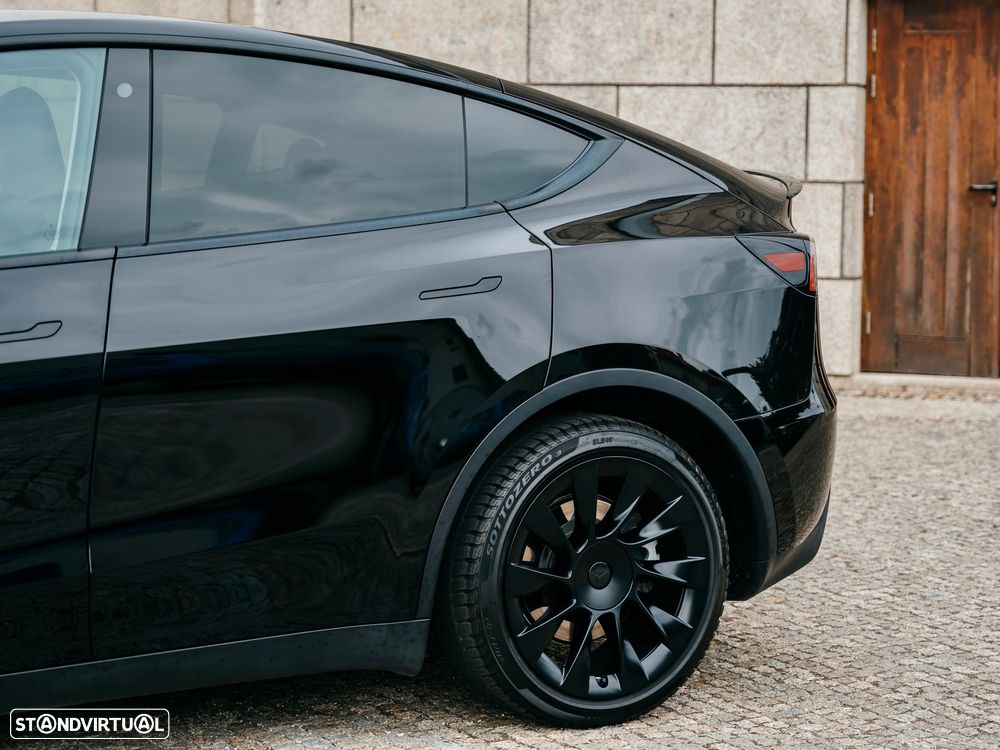 Tesla Model Y Long Range Dual Motor AWD - 6