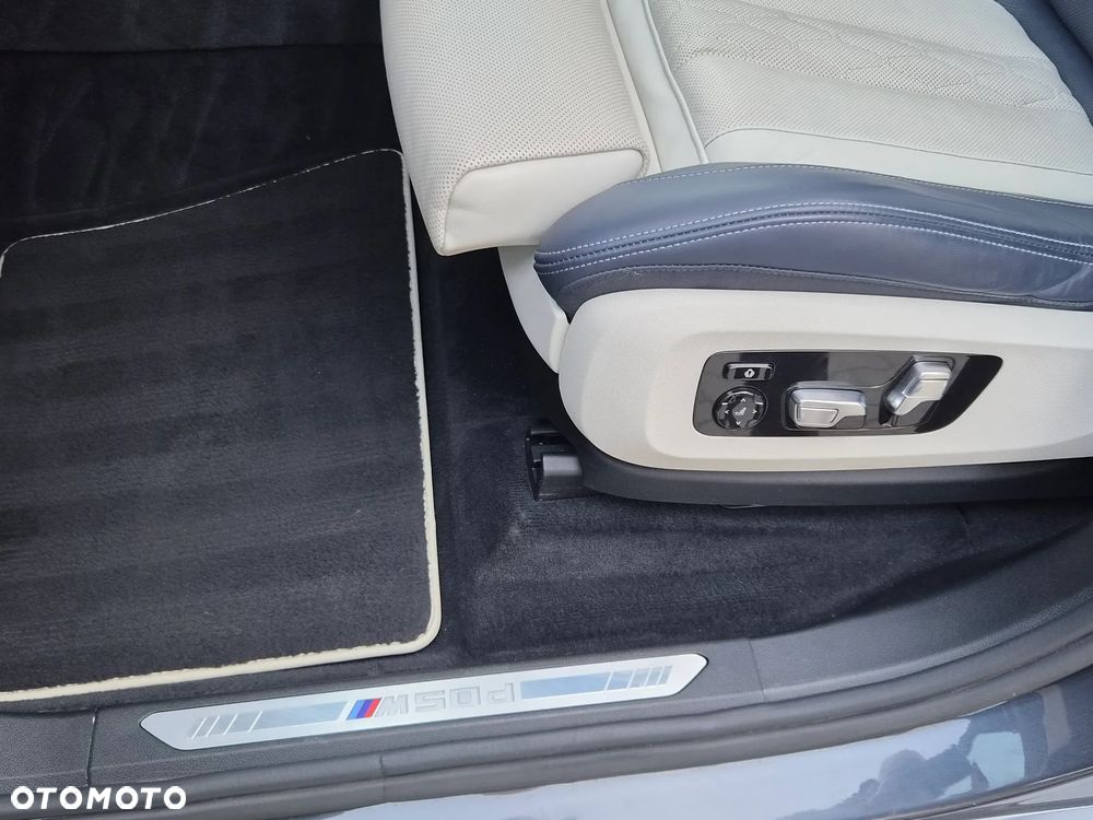 BMW X7 M50d sport - 28