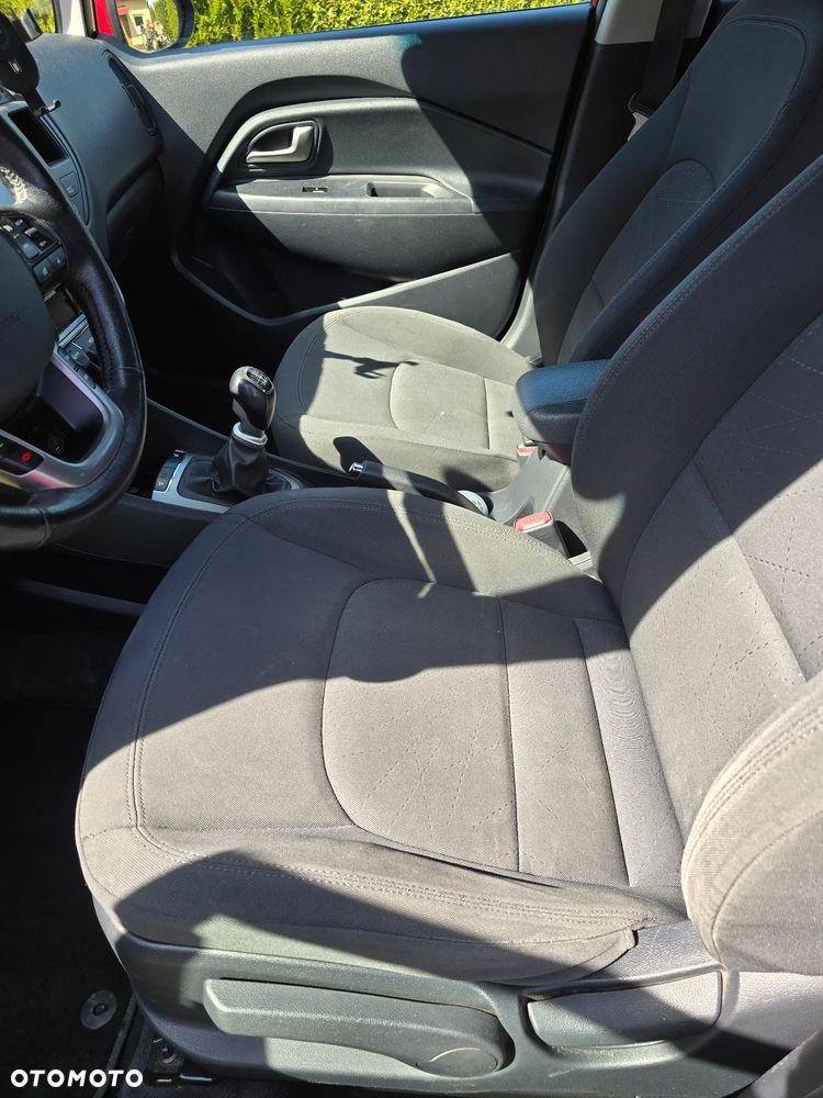 Kia Rio 1.4 L - 23