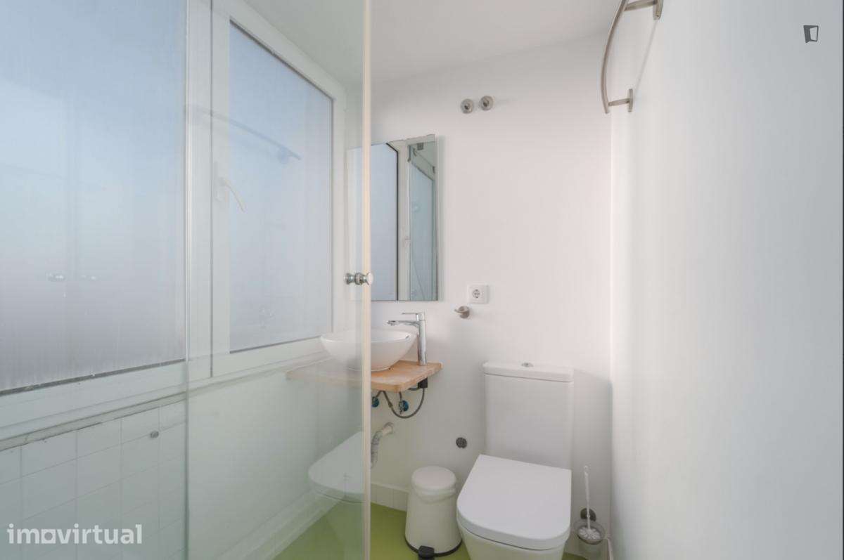 Quarto - localizado em Penha de França Lisbon - Grande imagem: 4/8